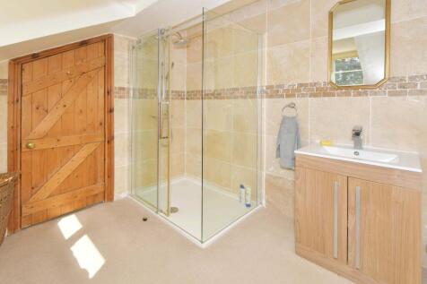 Bedroom one en-suite shower room