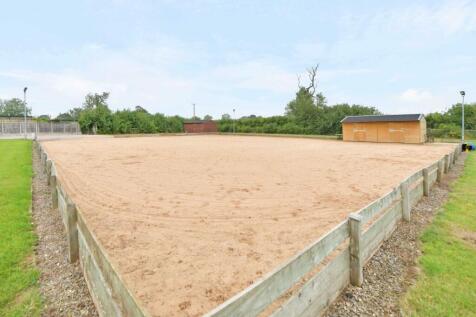 Manege 35x32m