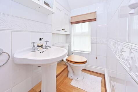 Bedroom one en-suite