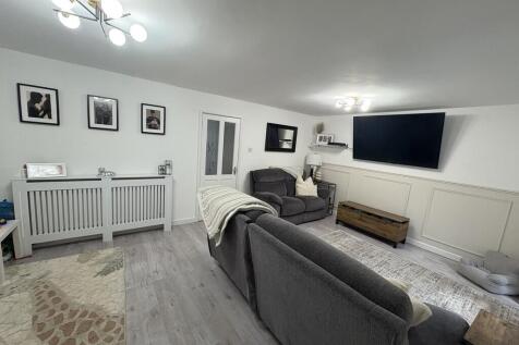 Livingroom_1__JPE...