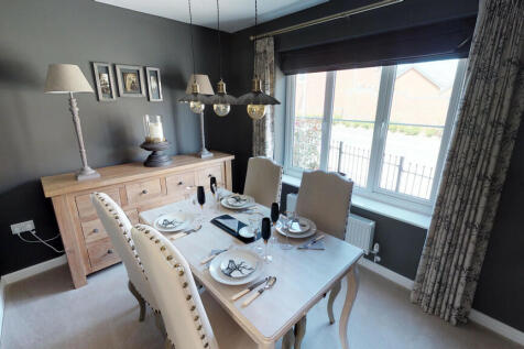 Llandow-4-bed-Din...