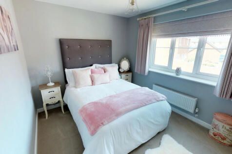 Llandow-4-bed-Bed...