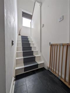 ivyhousestairs.jpg