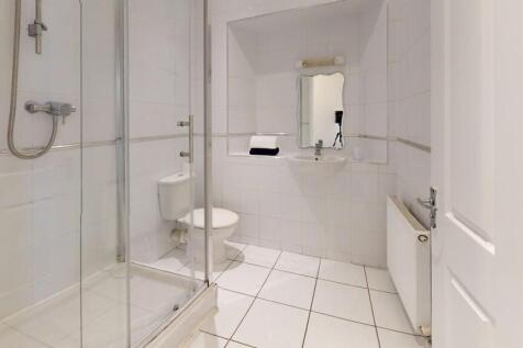 52a-Bathroom.jpg