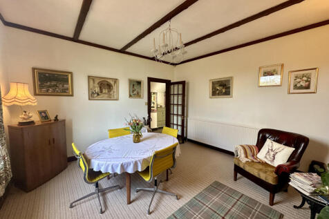 Breakfasting Kitchen