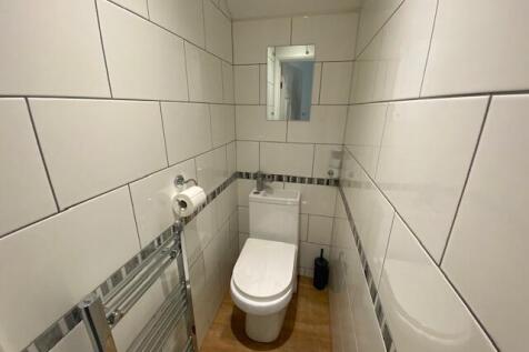 Cloakroom/wc
