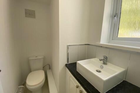 Cloakroom/wc