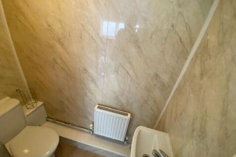 Cloakroom/wc