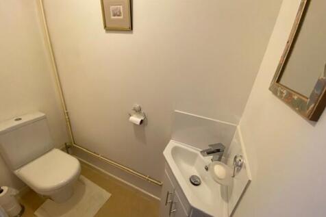 Cloakroom/wc