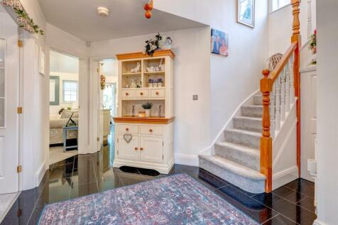 4 The Orchards, Thornton