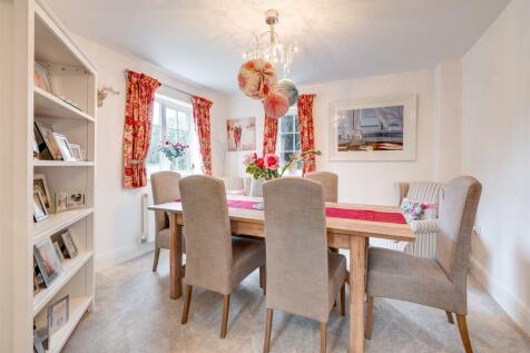 4 The Orchards, Thornton