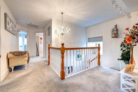 4 The Orchards, Thornton