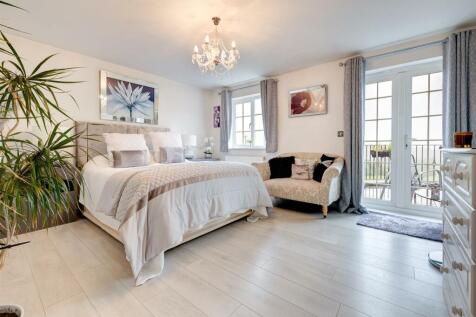 4 The Orchards, Thornton
