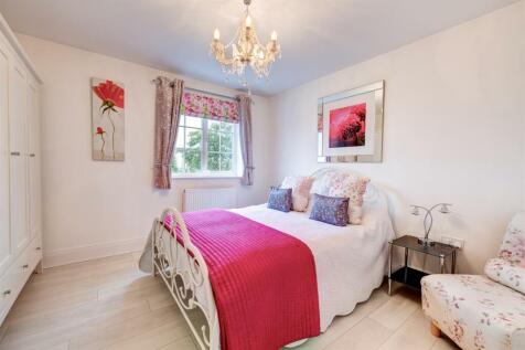 4 The Orchards, Thornton