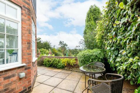 4 The Orchards, Thornton