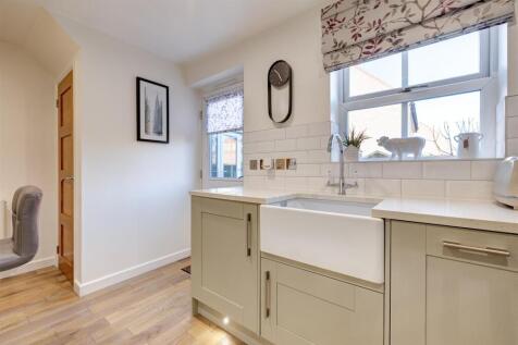 28 Staples Drive, Coalville
