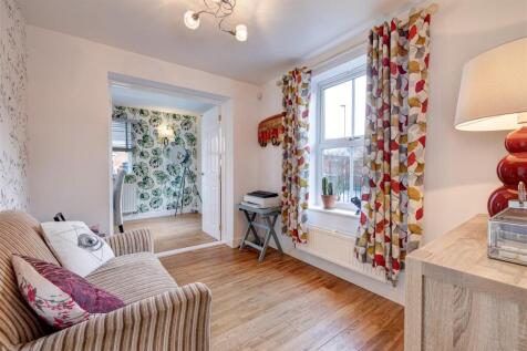 28 Staples Drive, Coalville