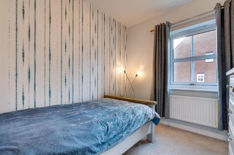 28 Staples Drive, Coalville