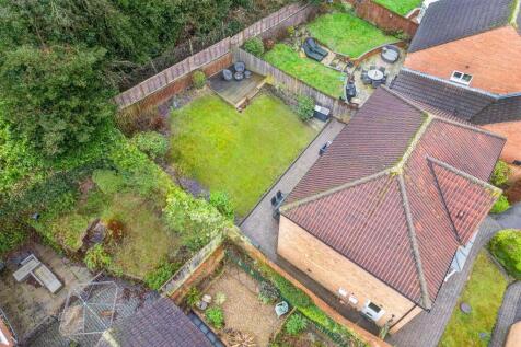 30 Bretby Hollow, Newhall