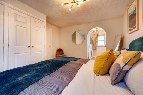 30 Bretby Hollow, Newhall