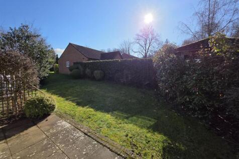 24 Warwick Way, Ashby-De-La-Zouch