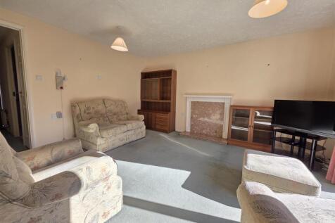24 Warwick Way, Ashby-De-La-Zouch