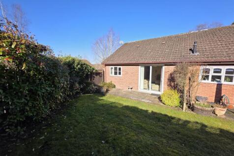 24 Warwick Way, Ashby-De-La-Zouch