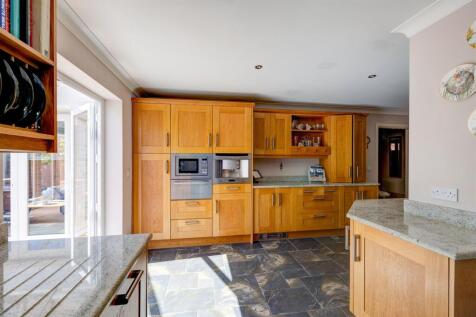 3 Creswell Drive, Ravenstone