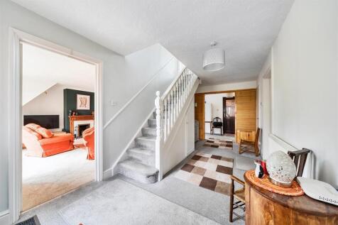 Manor Drive, Worthington