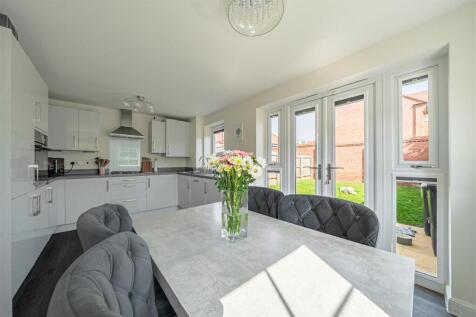 4 Davies Close, Hugglescote