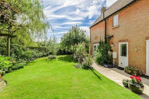 5 Garton Close