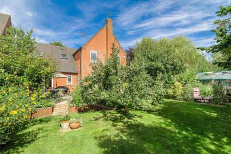 5 Garton Close