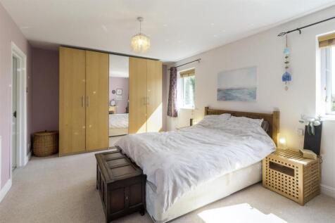 5 Garton Close