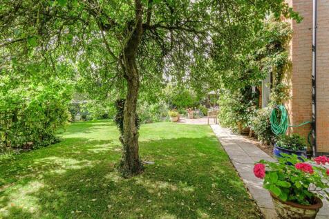 5 Garton Close