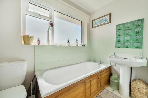 37 Holyoake Drive, Heather