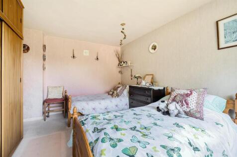 37 Holyoake Drive, Heather