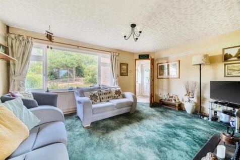 37 Holyoake Drive, Heather