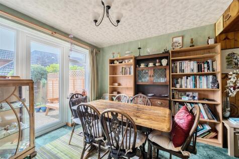 37 Holyoake Drive, Heather