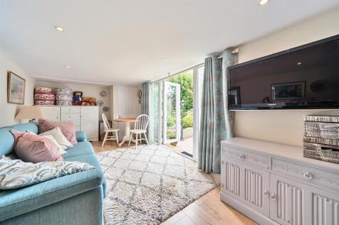 38 Bath Lane, Moira