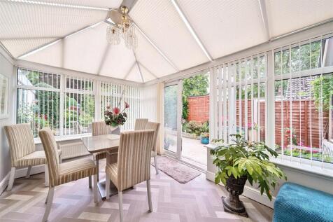 38 Bath Lane, Moira