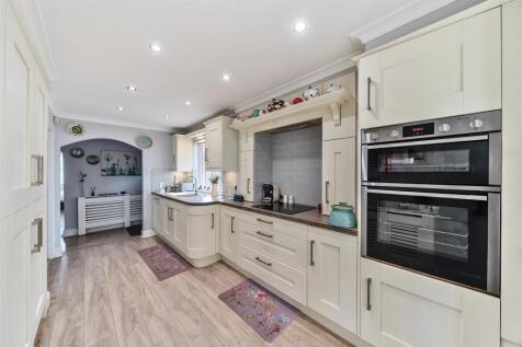 38 Bath Lane, Moira