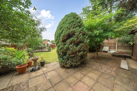 38 Bath Lane, Moira