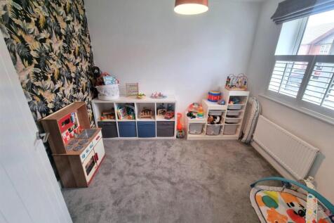 OFFICE / PLAYROOM