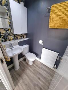 ENSUITE SHOWER ROOM