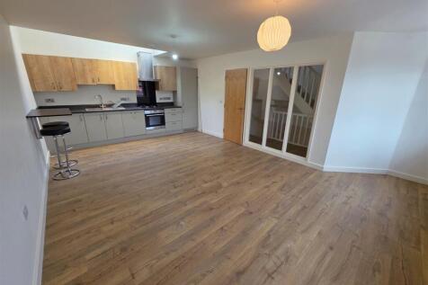 KITCHEN LOUNGE DINER
