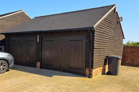 Double garage.jpg