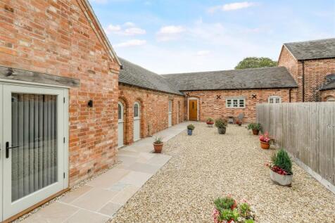 Skylark Barn , Moira