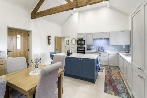 Skylark Barn , Moira