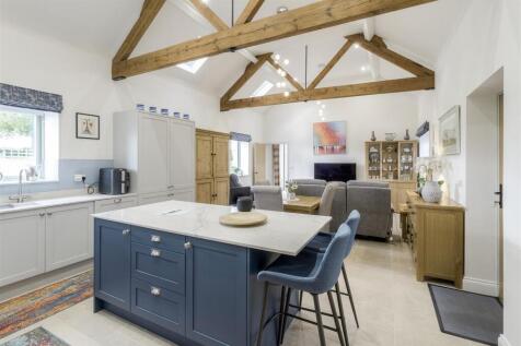 Skylark Barn , Moira