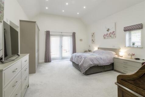 Skylark Barn , Moira